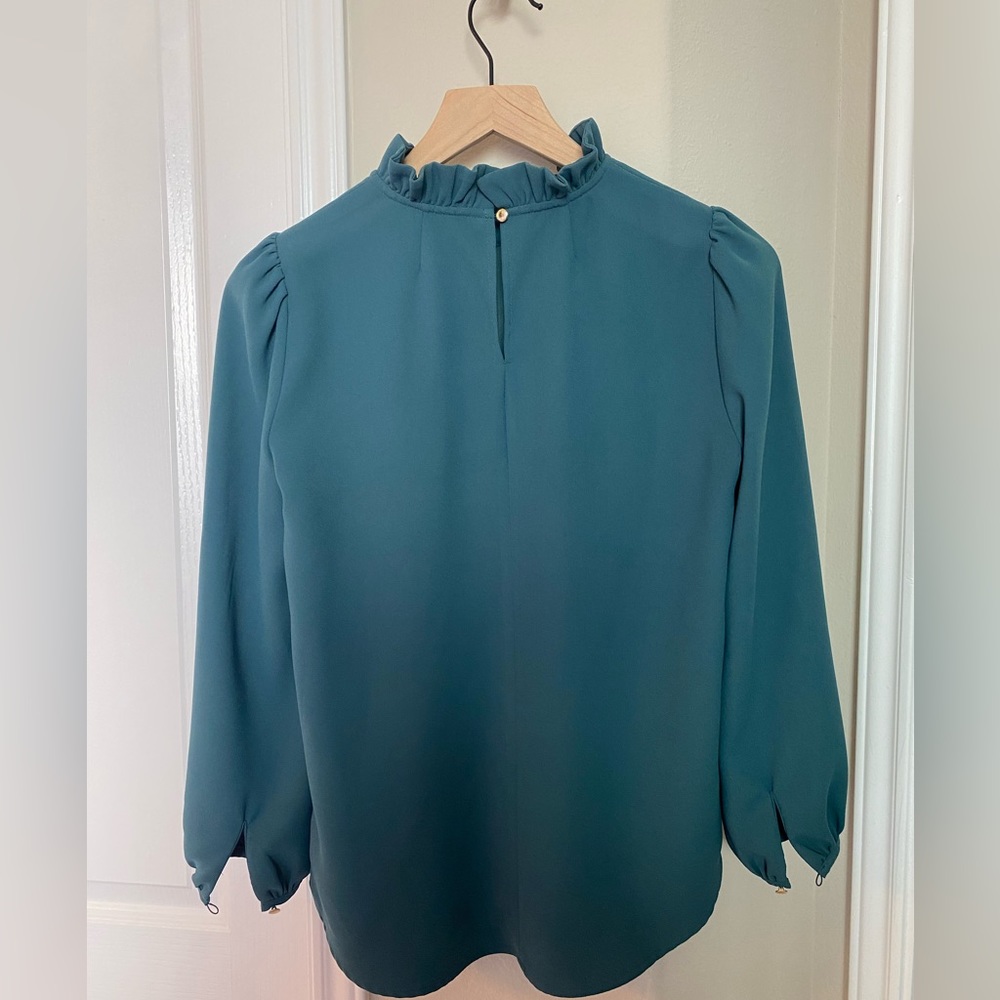 Jcrew ruffle neck blouse green 
Worn once 
Mint condition - Picture 2 of 2